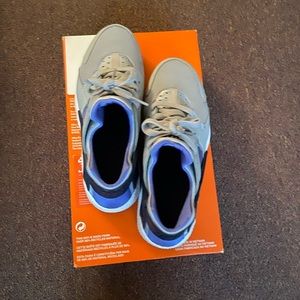 Nike Huarache size 5 1/2 Grey & Blue